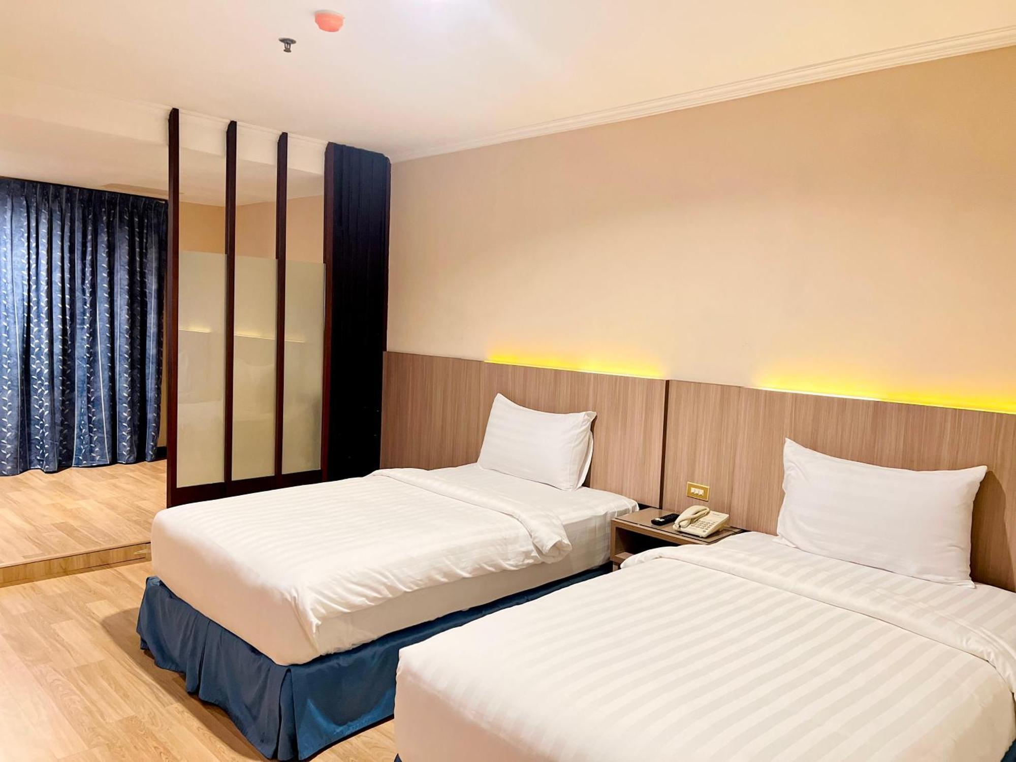 Royal Asia Hotel Palembang Exterior foto